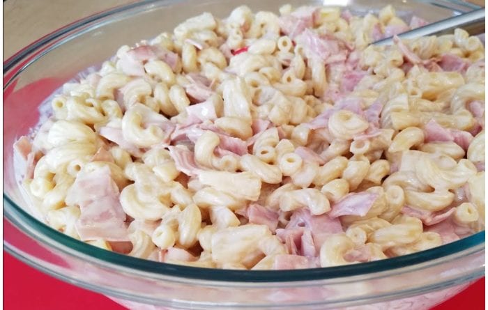 Ensalada de coditos con jamón cubana: perfecta para fiestas