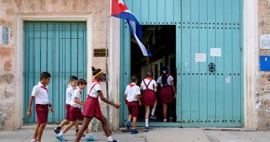 niños en escuela cubana