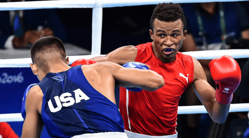 Boxeador cubano Lázaro Álvarez logra su cuarto triunfo profesional