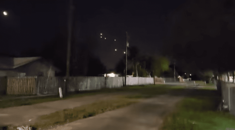 Cubano grabó extraños destellos de luces en el cielo de Miami