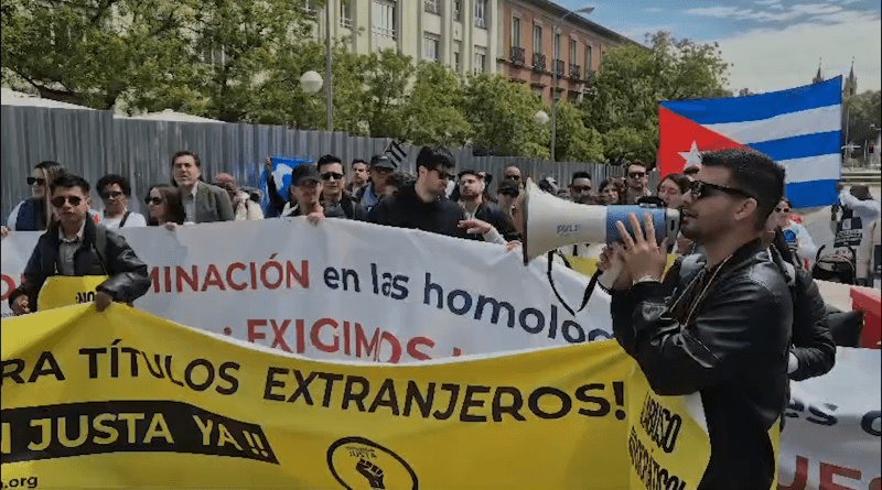 Médicos cubanos exigen agilización del proceso de homologación en España.