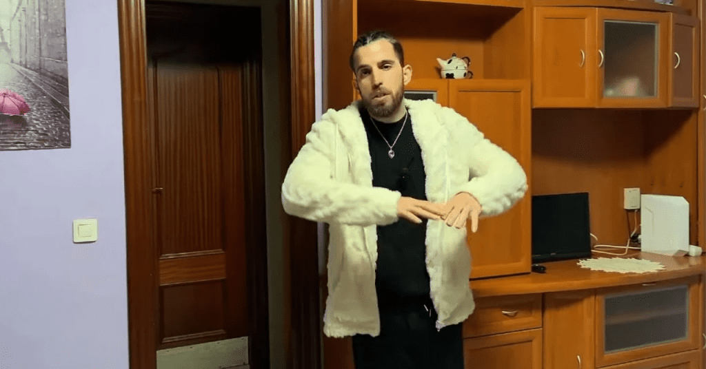 Cubano muestra su apartamento en Asturias, donde paga solo 300 euros de renta.